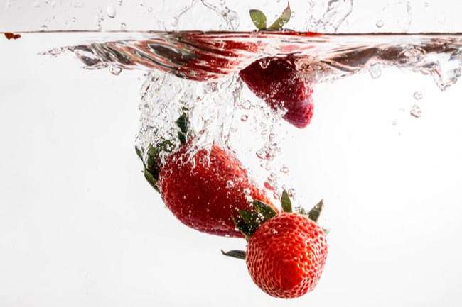 Cómo lavar las fresas con agua