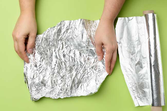 ¿Es seguro congelar alimentos en papel de aluminio?