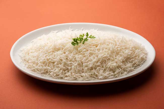 ¿Se puede comer el arroz poco hecho o crudo?