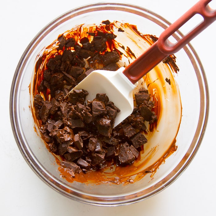 Chocolate parcialmente derretido en el microondas